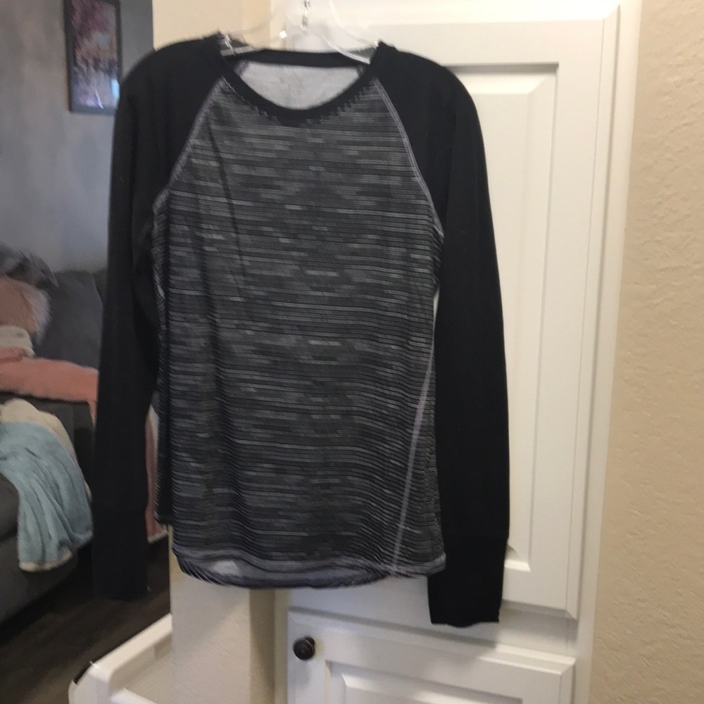 4 for $10 💗💗 Tek Gear Dry Tek black, white , and lilac long sleeve striped top